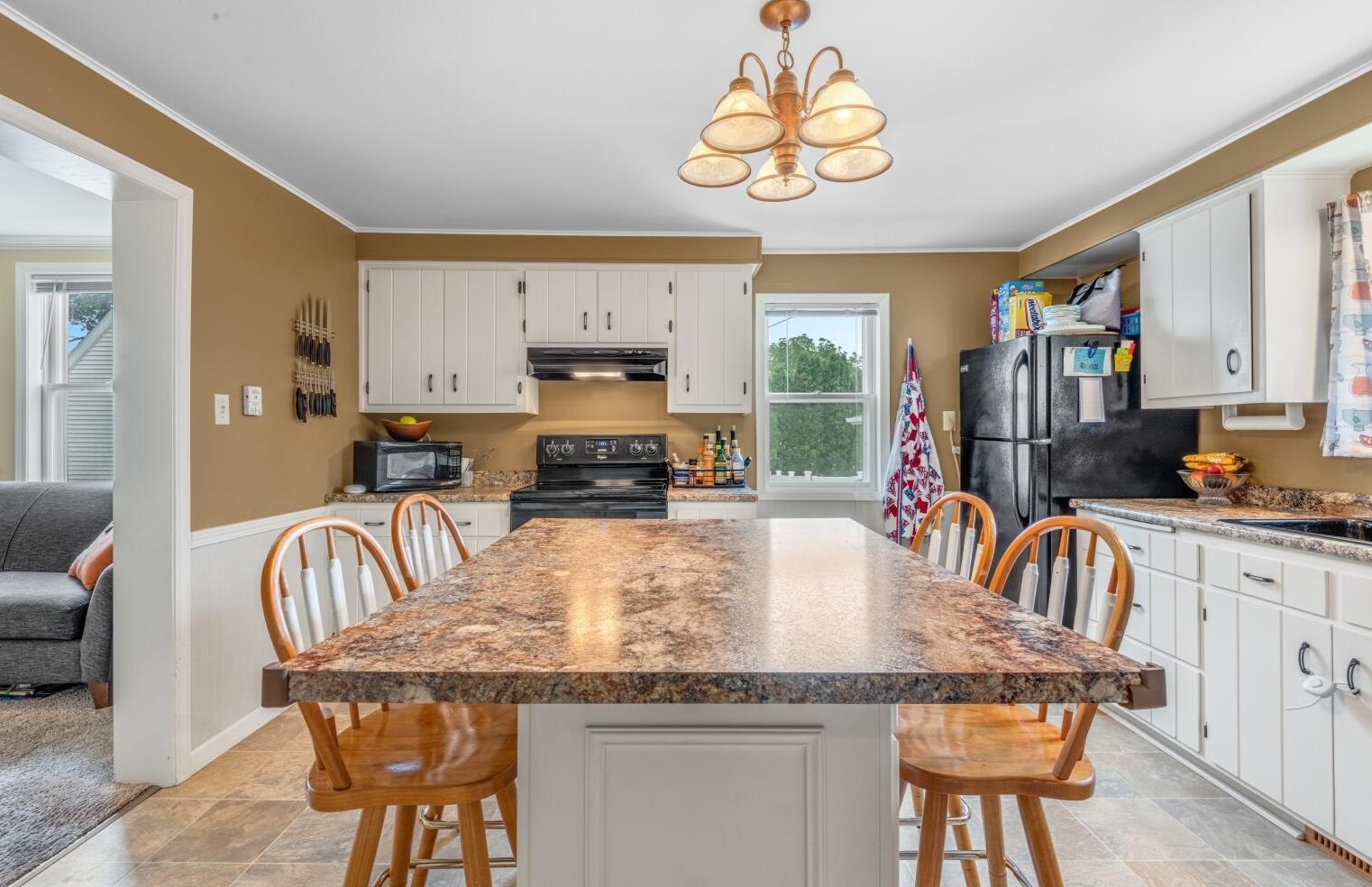 2125 S 9th St, Manitowoc, WI 54220