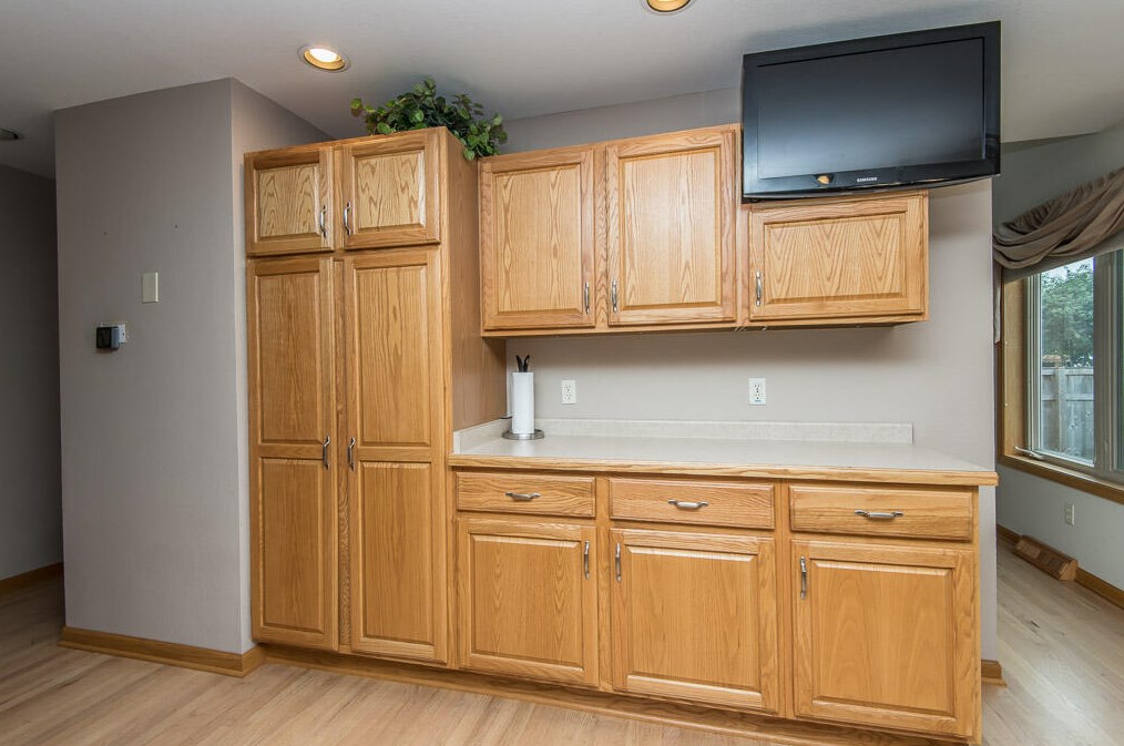 6210 Elaine Ave, Cudahy WI  53110-2919 exterior