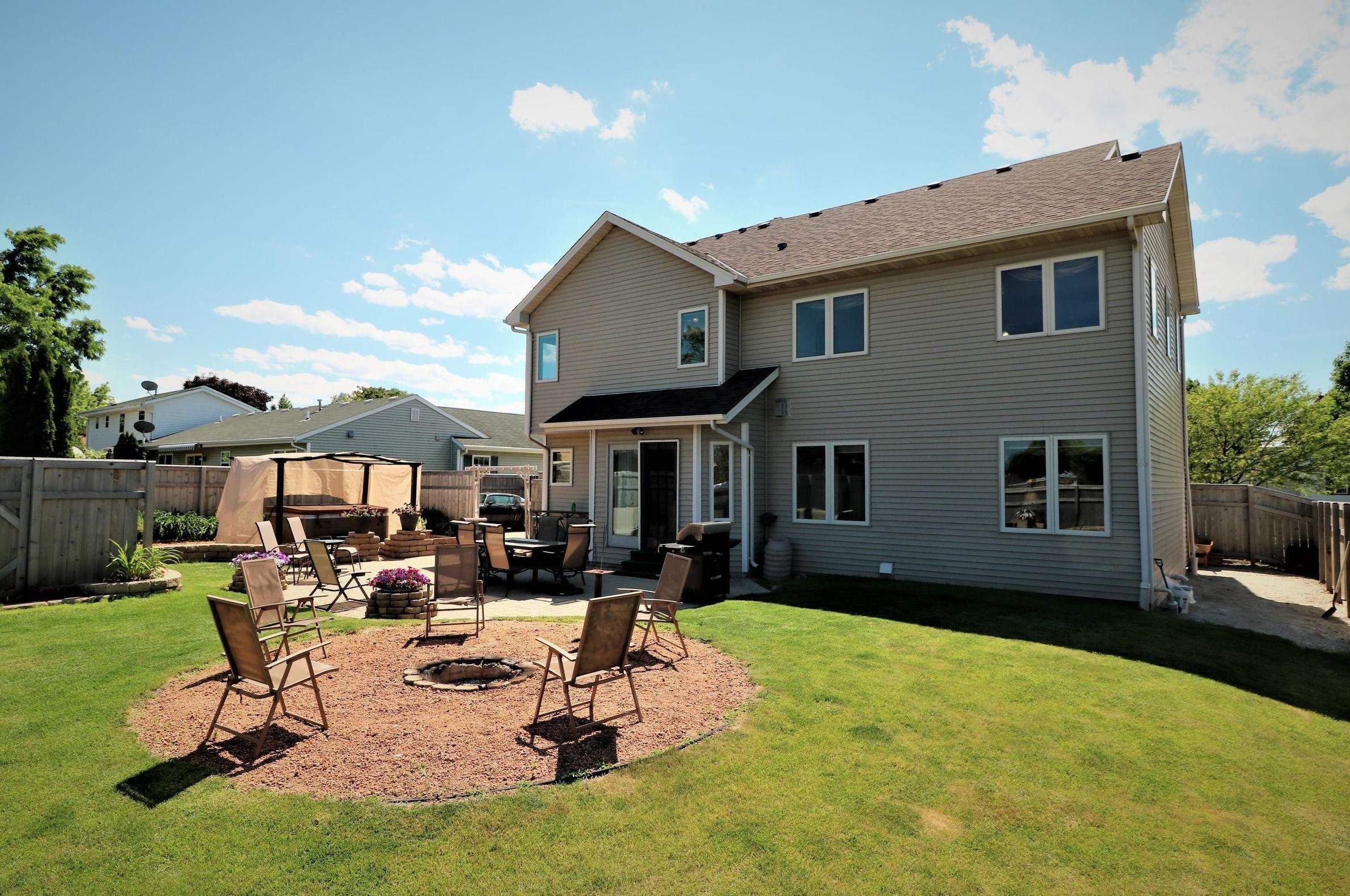6210 Elaine Ave, Cudahy WI  53110-2919 exterior