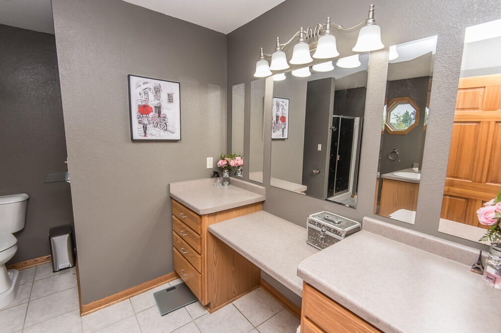 6210 Elaine Ave, Cudahy WI  53110-2919 exterior