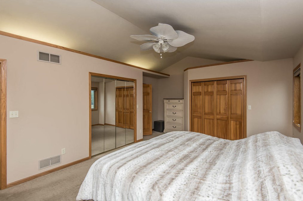 6210 Elaine Ave, Cudahy WI  53110-2919 exterior