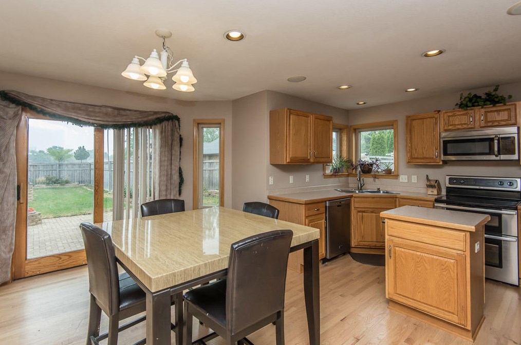 6210 Elaine Ave, Cudahy WI  53110-2919 exterior
