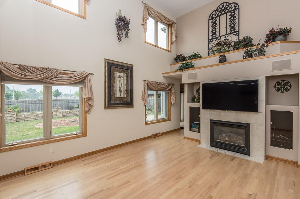 6210 Elaine Ave, Cudahy WI  53110-2919 exterior