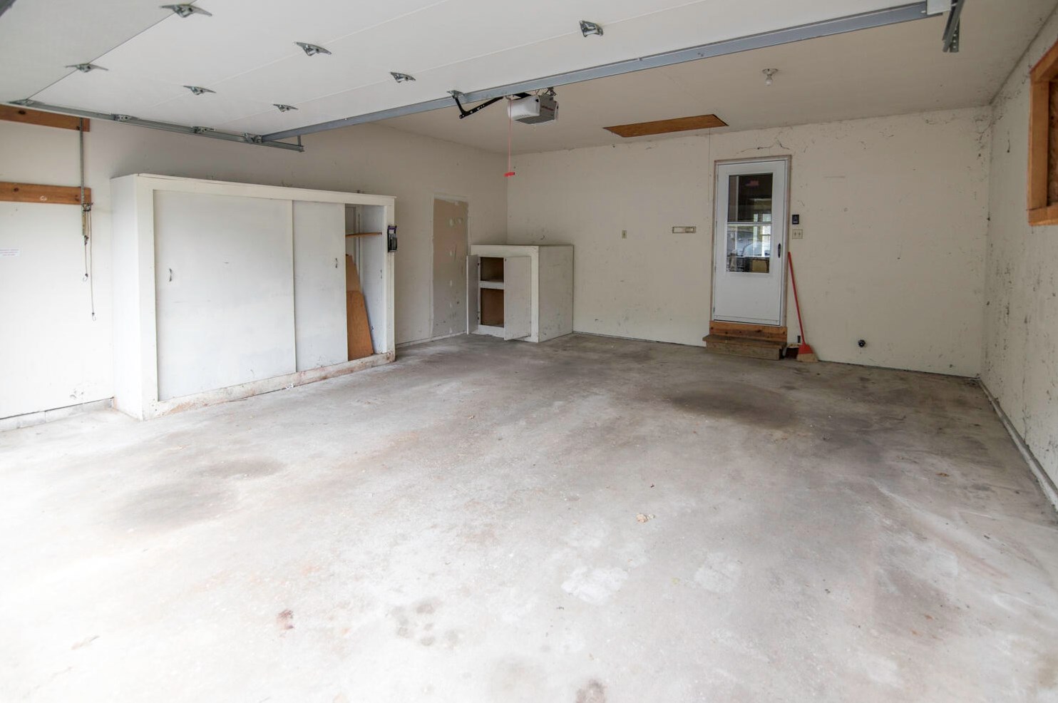 565 Slinger Rd, Slinger WI  53086-9420 exterior