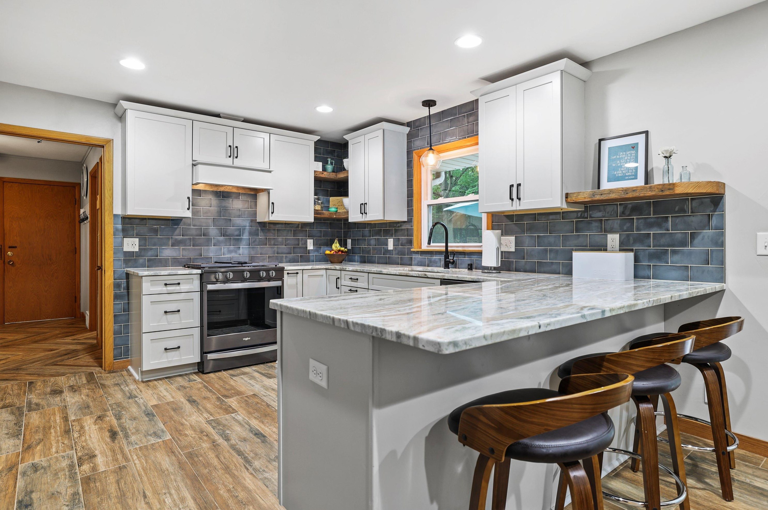 575 Kenmar Rd, Brookfield, WI 53005-6537