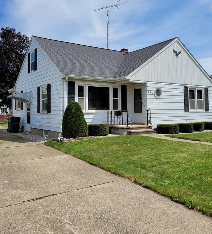 293 18th St, Fond du Lac, WI 54935
