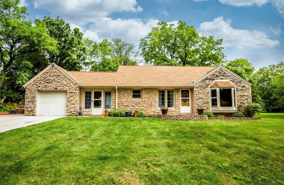 13760 Kinsey Park Dr, Brookfield, WI 53005-7175