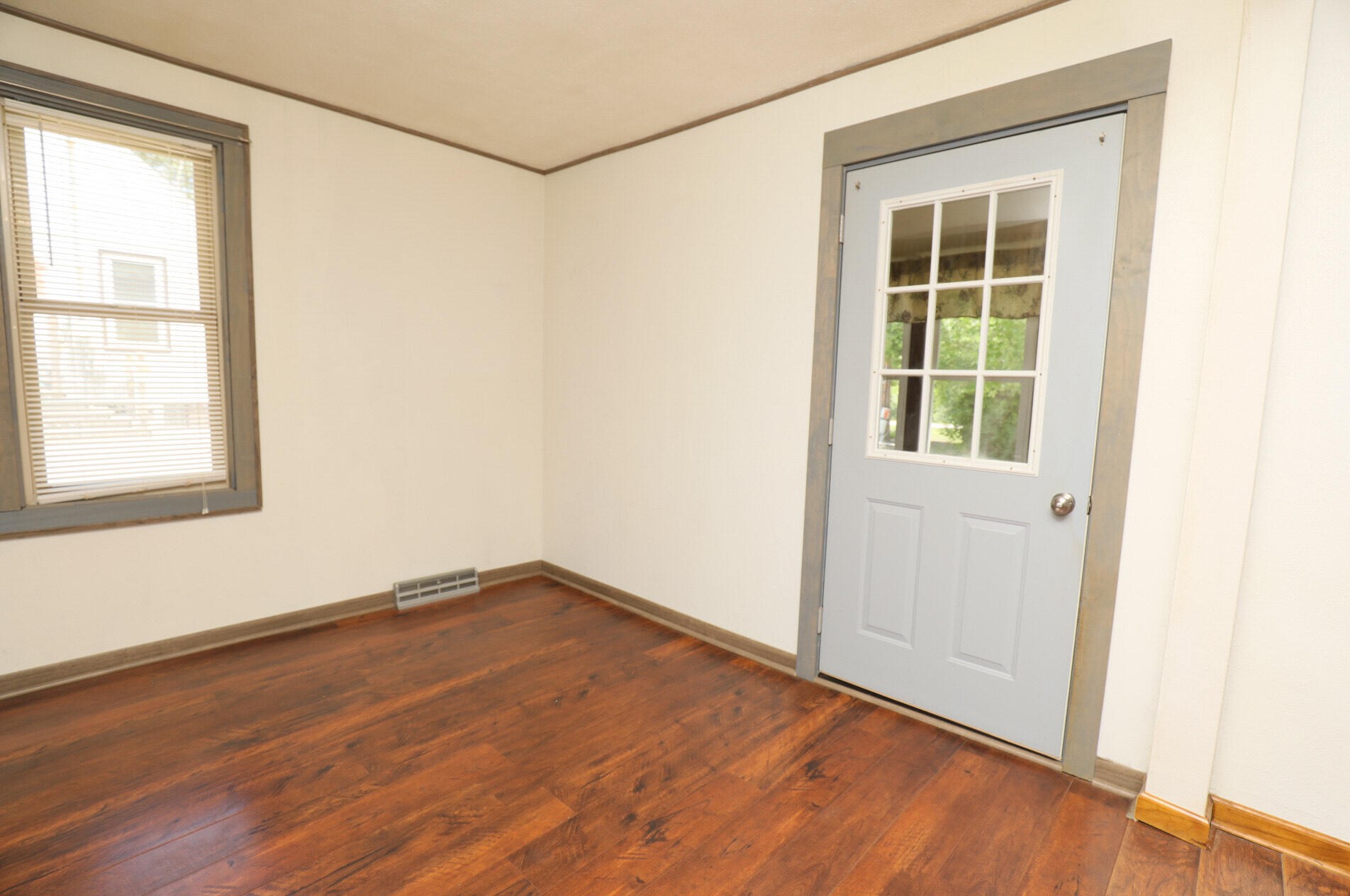 9158 30th Ave, Kenosha, WI 53142