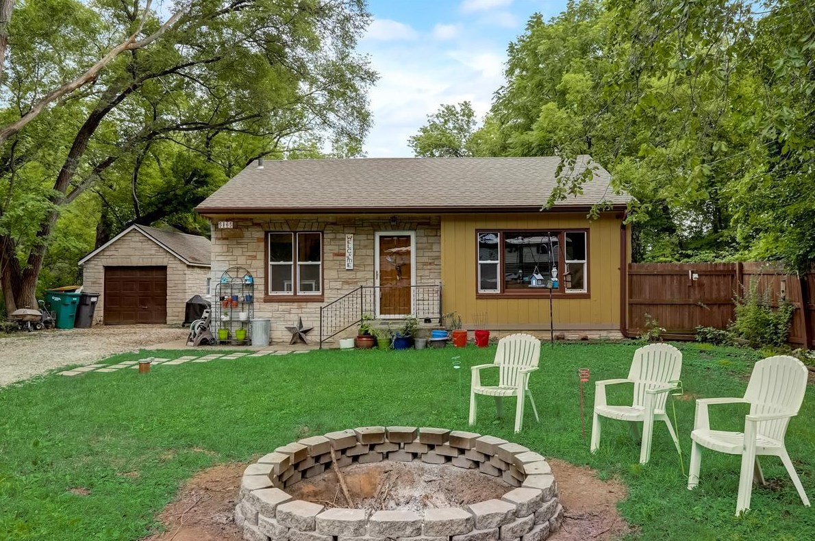 5165 S 108th St, Hales Corners, WI 53130