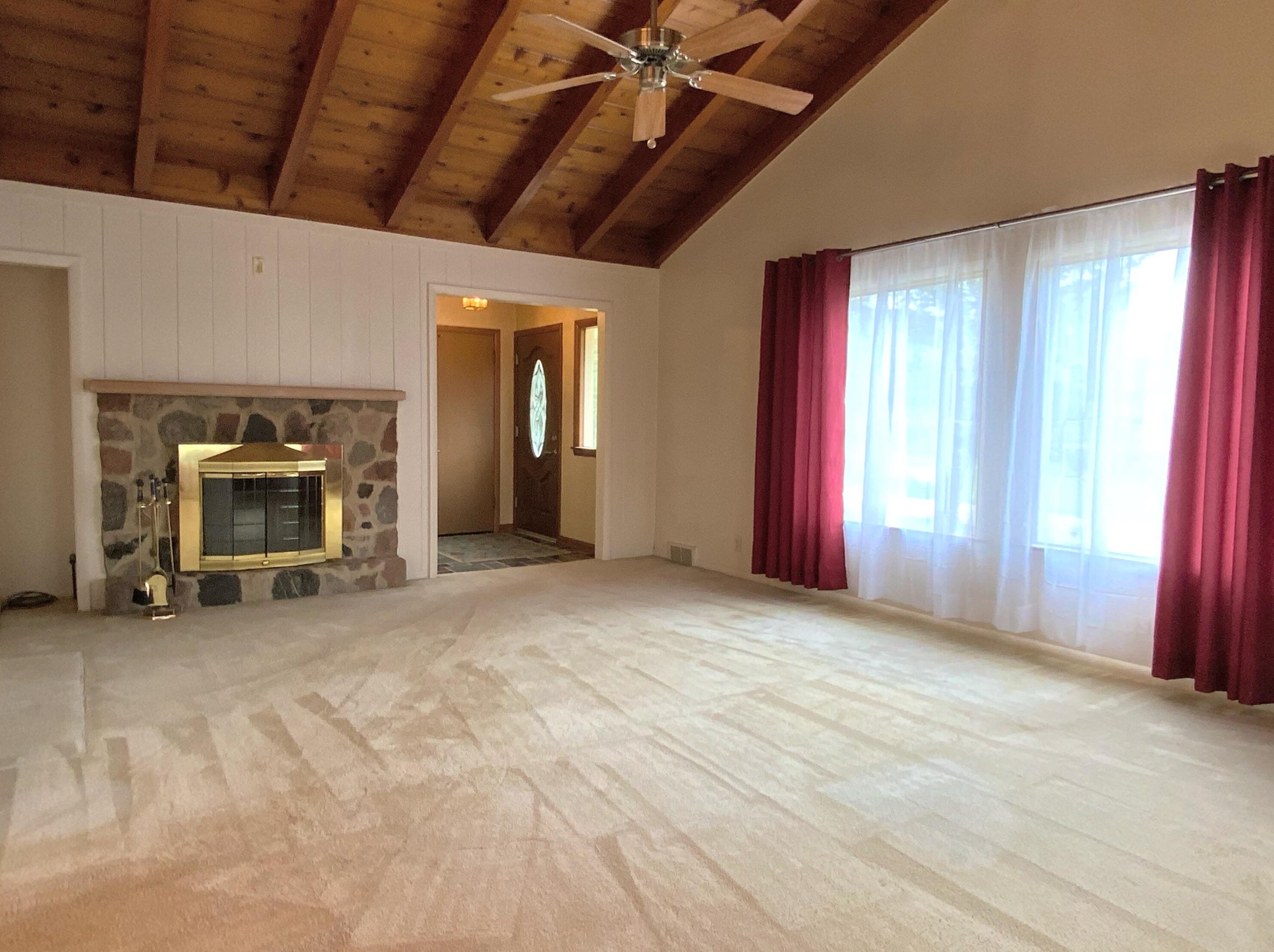 16960 Beverly Dr, Brookfield, WI 53005-2706