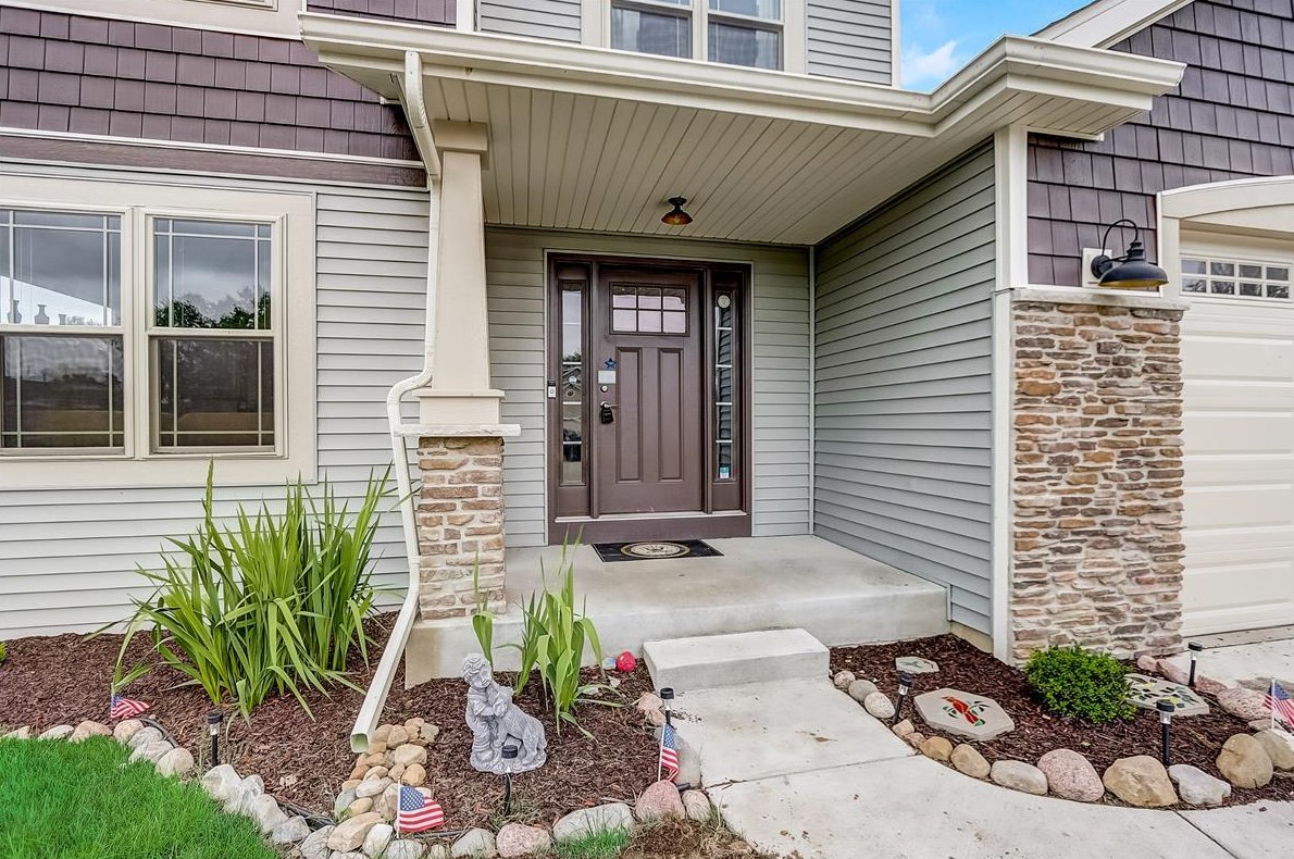 232 Chapel Hill Dr, Johnson Creek, WI 53038-9450
