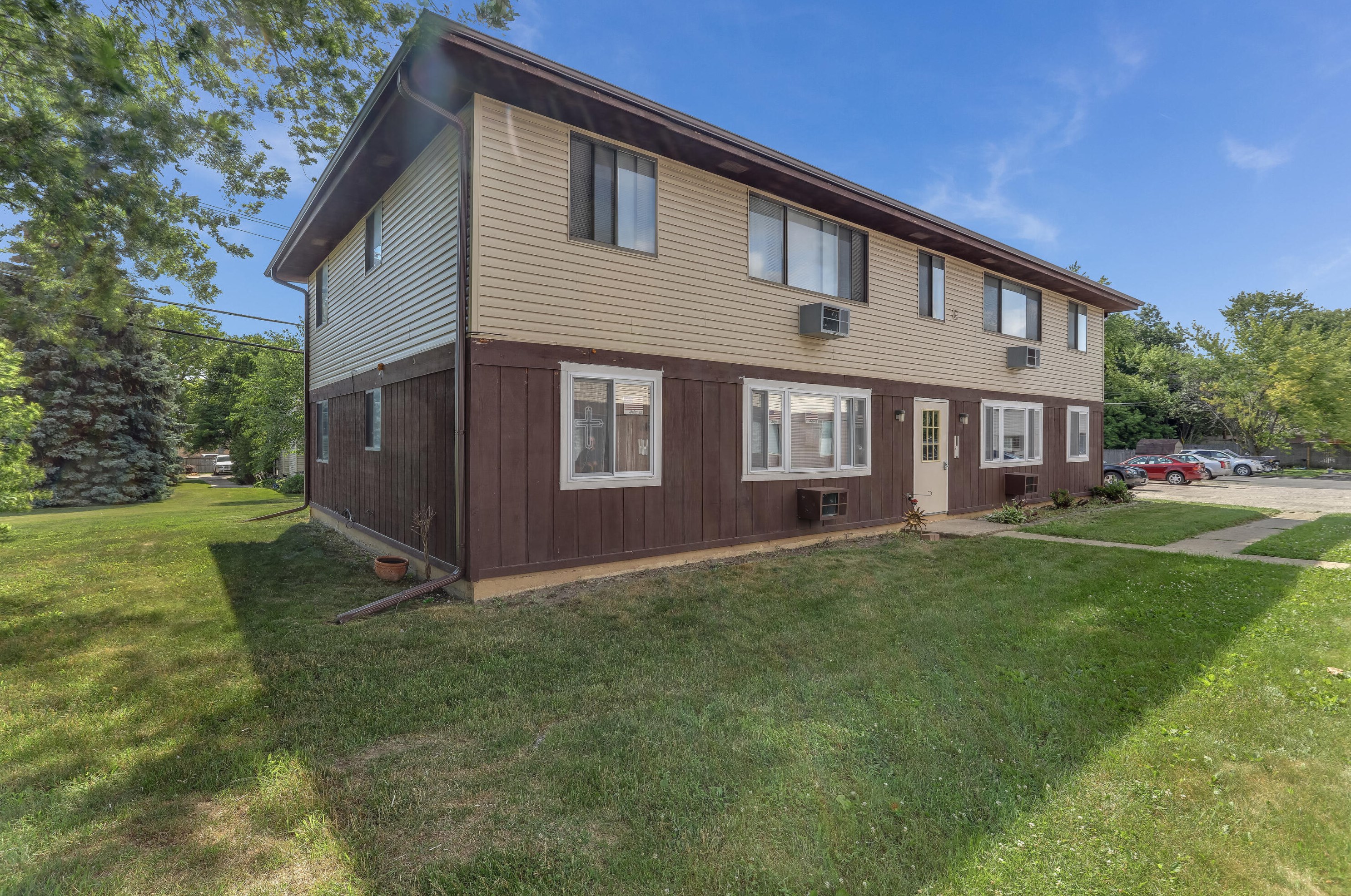 3509 Monarch Dr, Racine, WI 53403-5481
