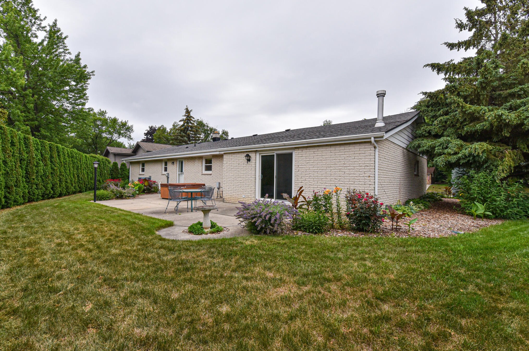3400 S Russel Rd, Waukesha, WI 53151