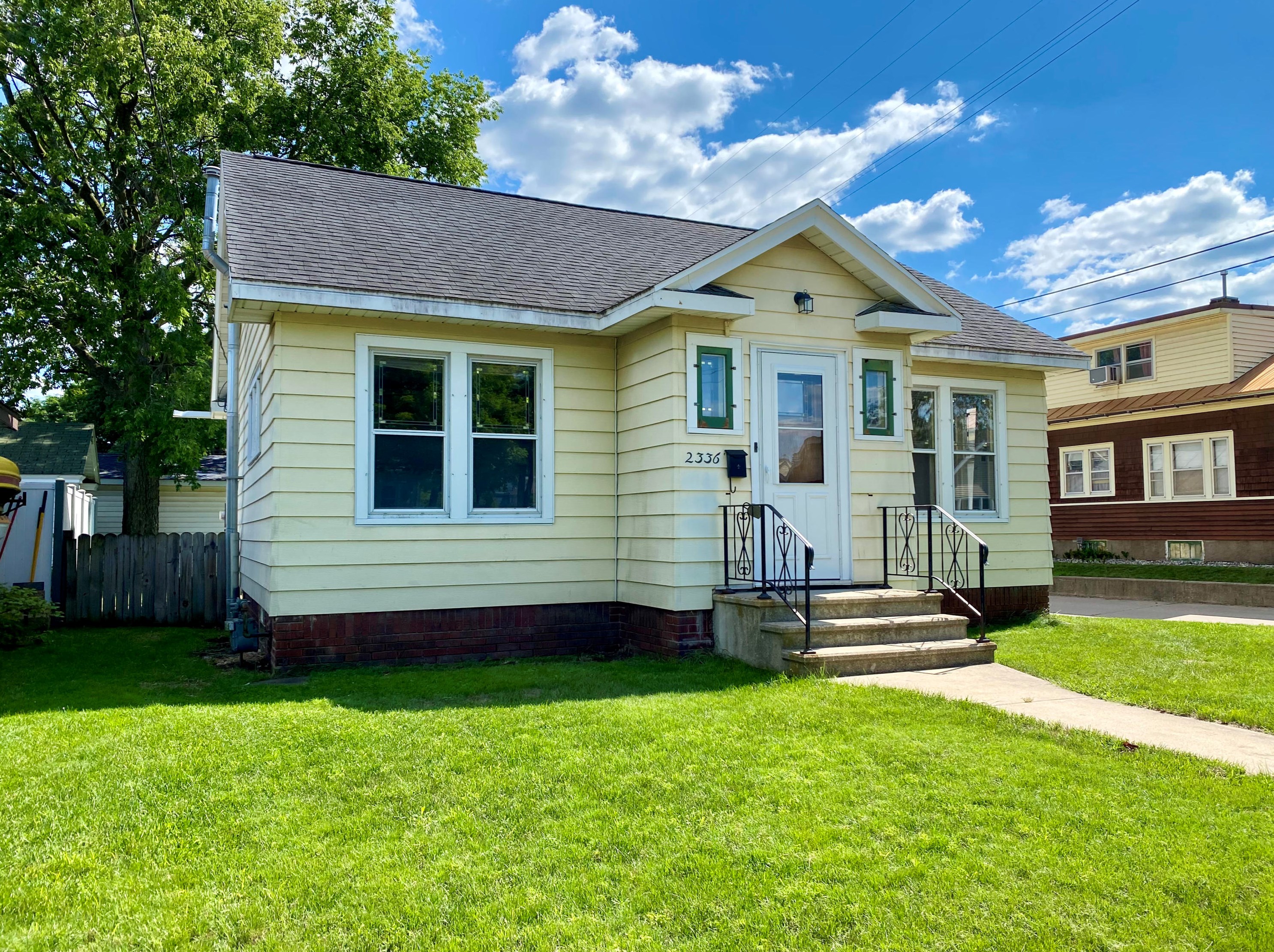 2336 Madison St, La Crosse, WI 54601