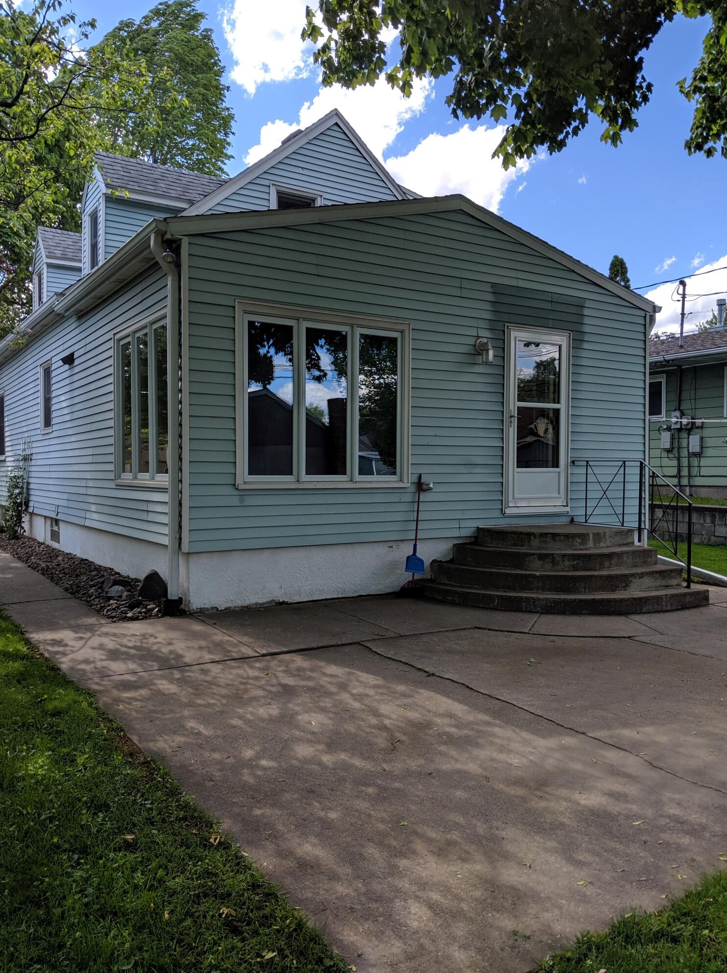 2706 Harvey St, La Crosse, WI 54603