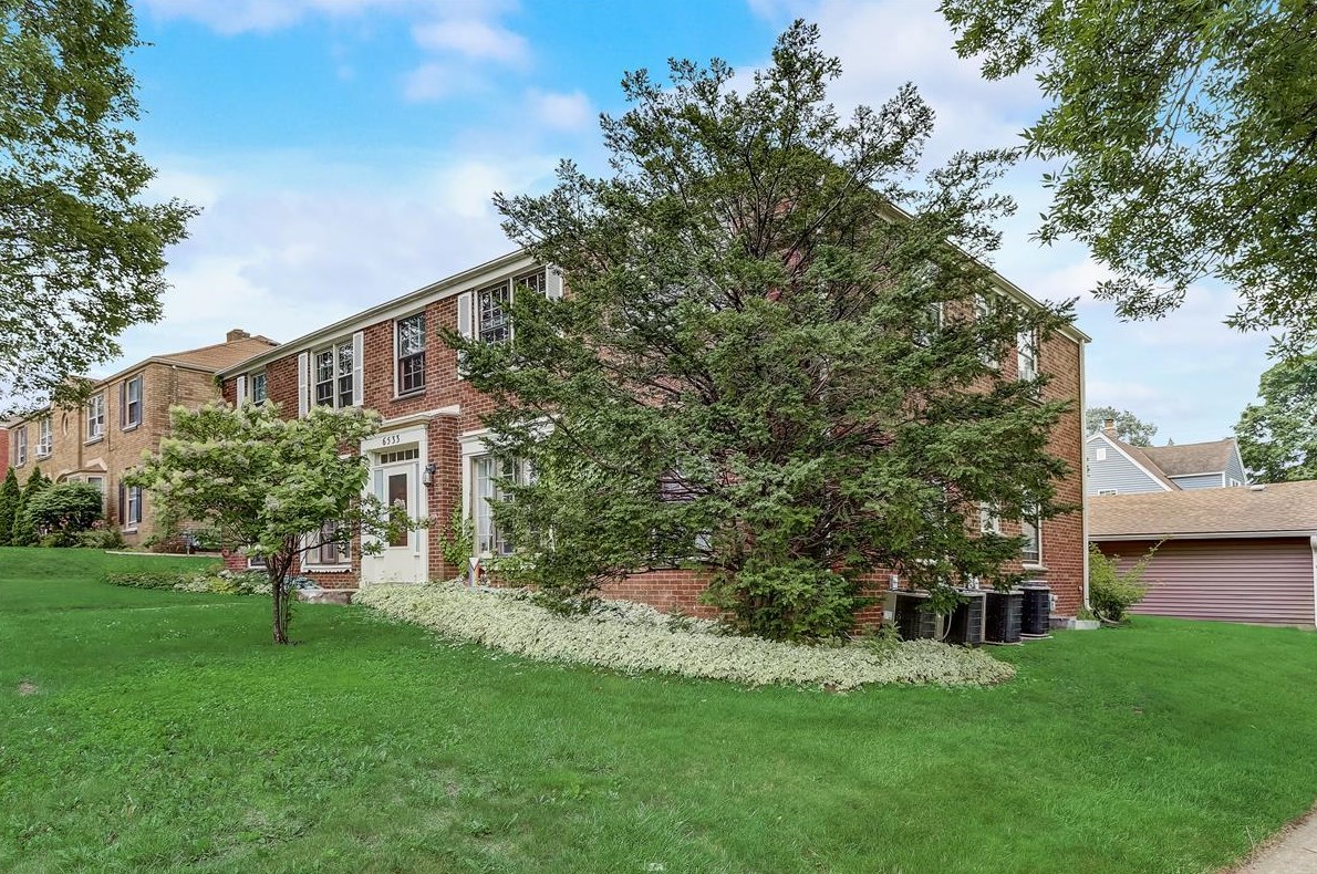 6533 W Center St Apt 2, Milwaukee, WI 53210