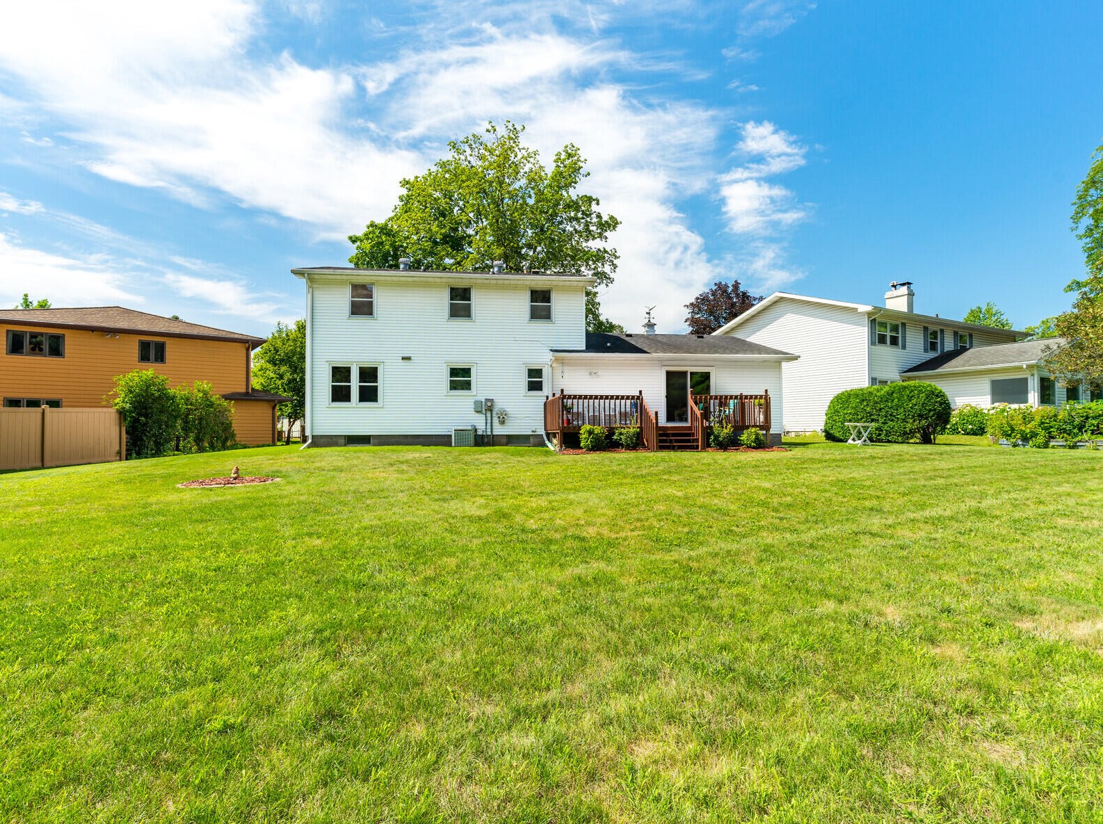 2555 Madison Pl, La Crosse, WI 54601
