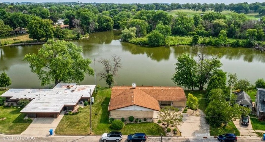 221 Riverlawn Ave, Watertown, WI 53094