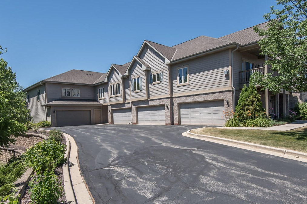 1610 Gabriel Dr #7, Waukesha, WI 53188