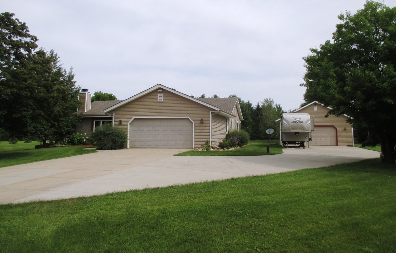 5172 Monches Rd, Colgate, WI 53017