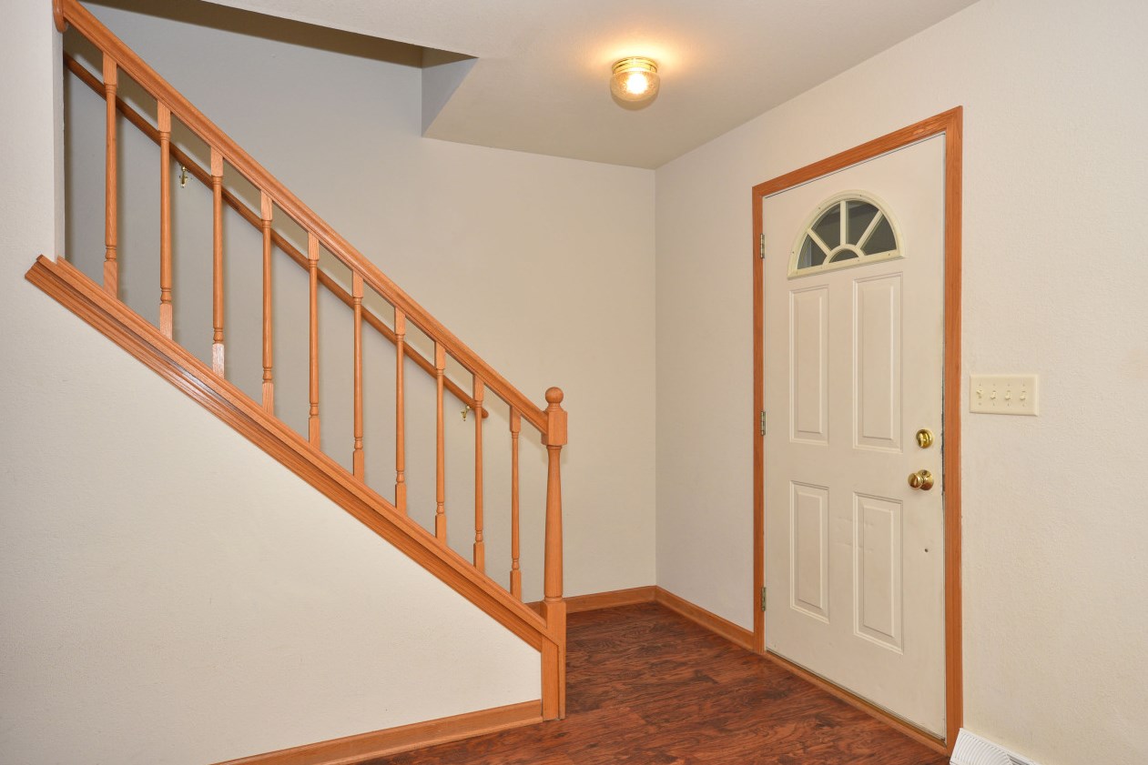 1028 Garfield Ct, Hartford, WI 53027-9272