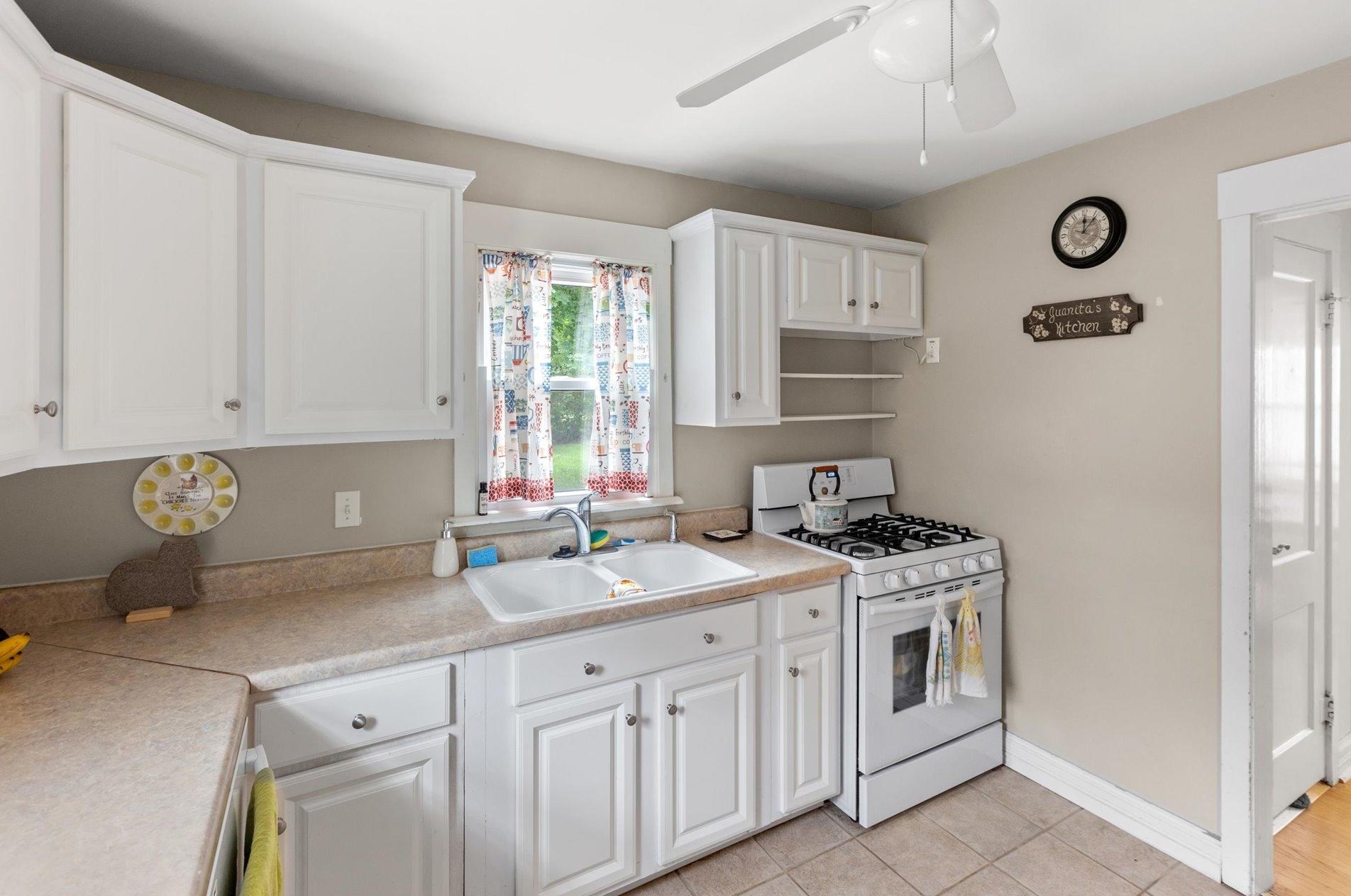 221 Vine St, Delavan WI  53115-1645 exterior