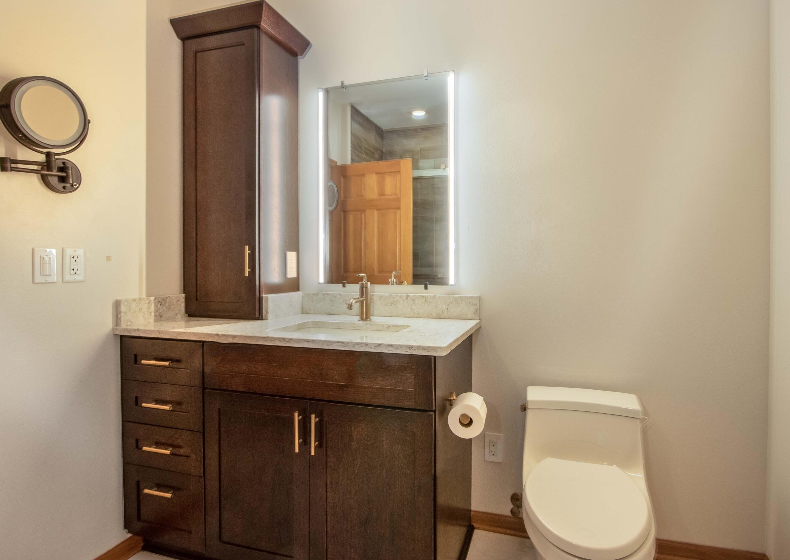 18211 W Wisconsin Ave, Brookfield, WI 53045