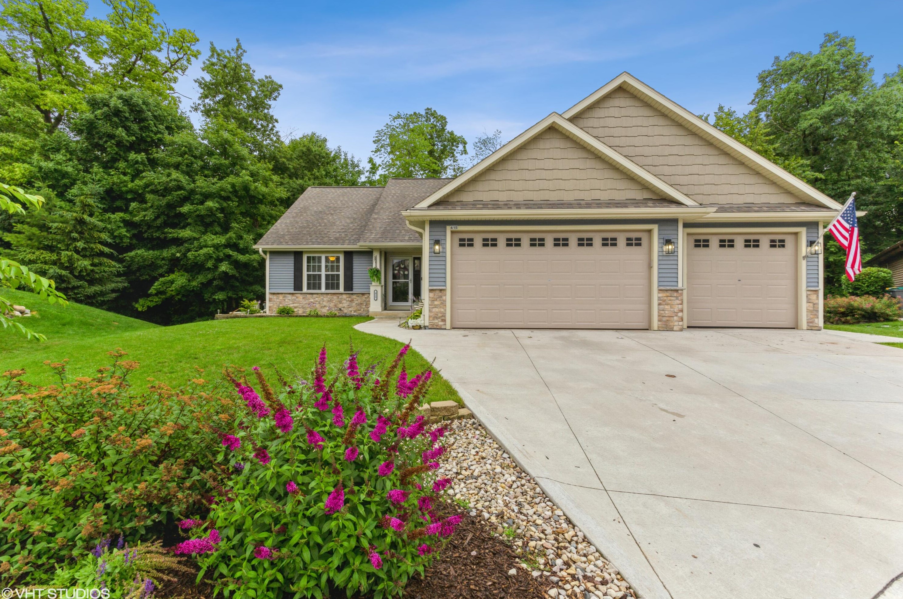 415 Kames Cove, Slinger, WI 53086