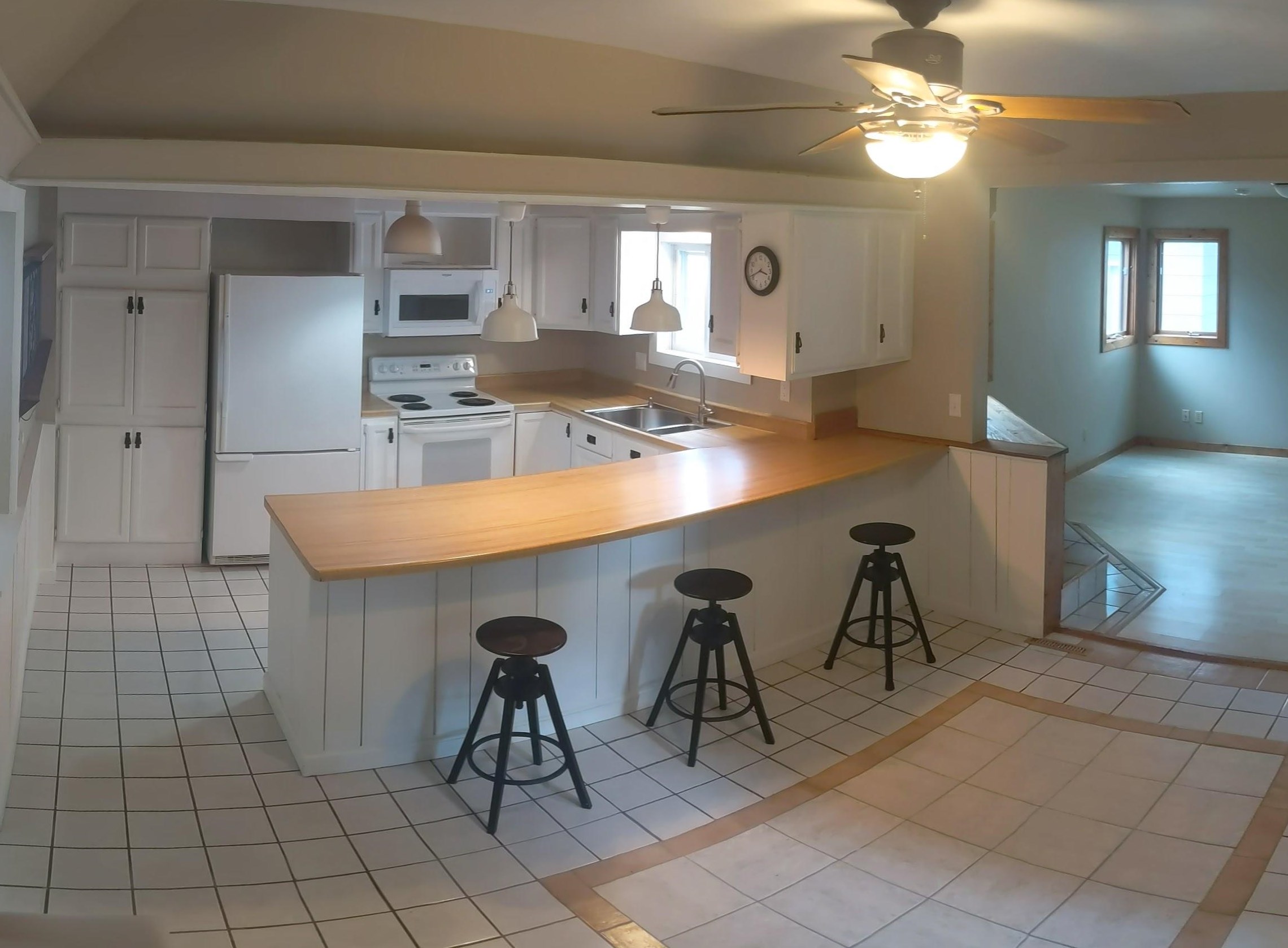 1242 Adams St, La Crosse, WI 54601