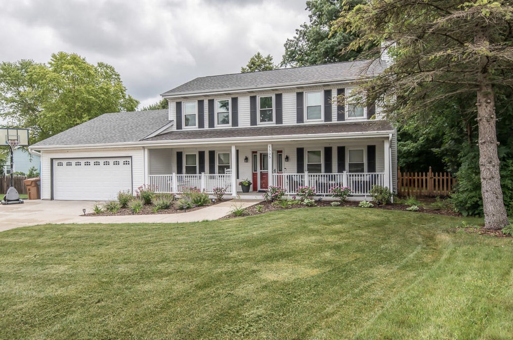 1505 Blakewood Ct, South Milwaukee, WI 53172-3549