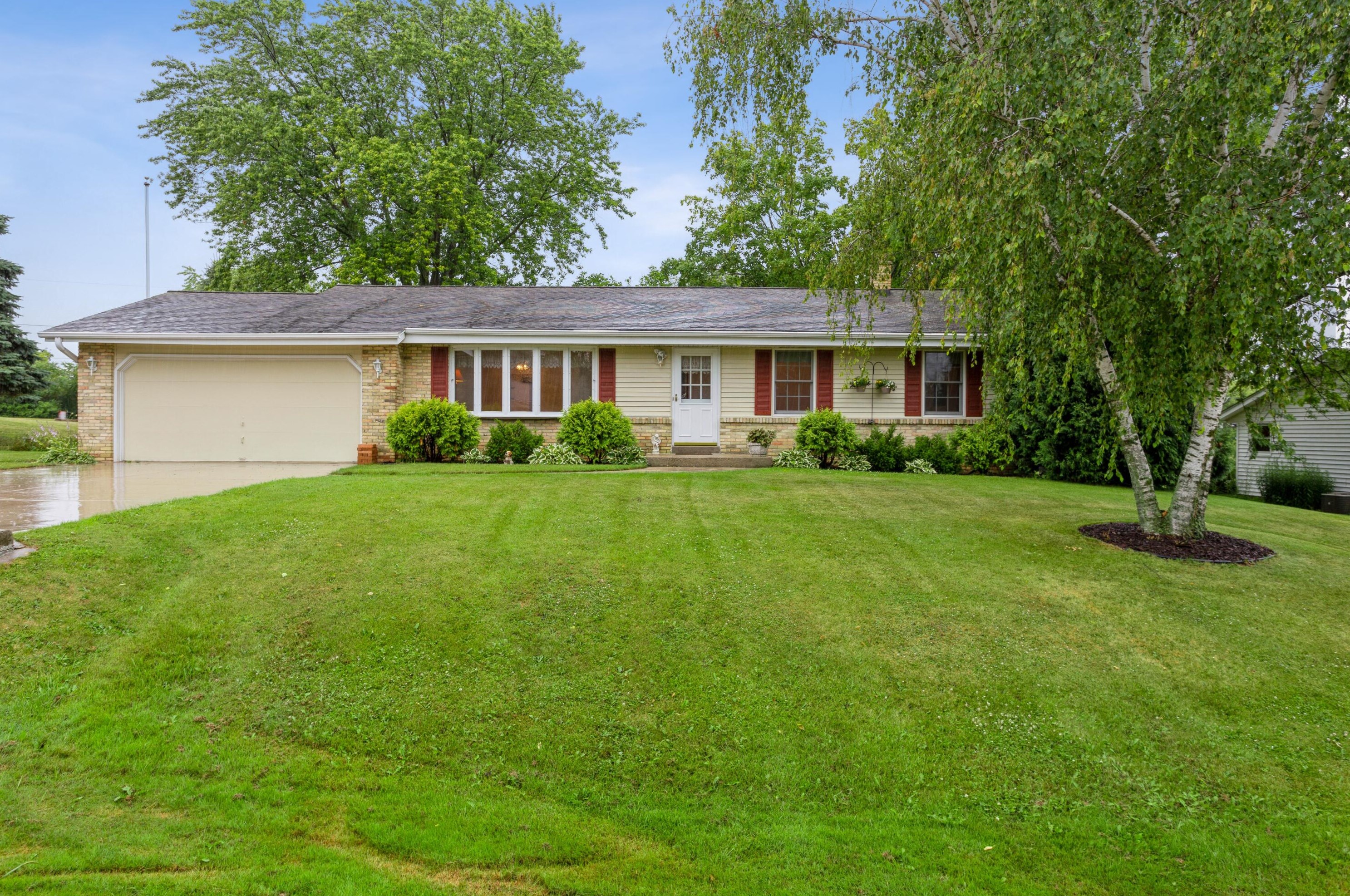 3151 Kristine Ln, West Bend, WI 53090