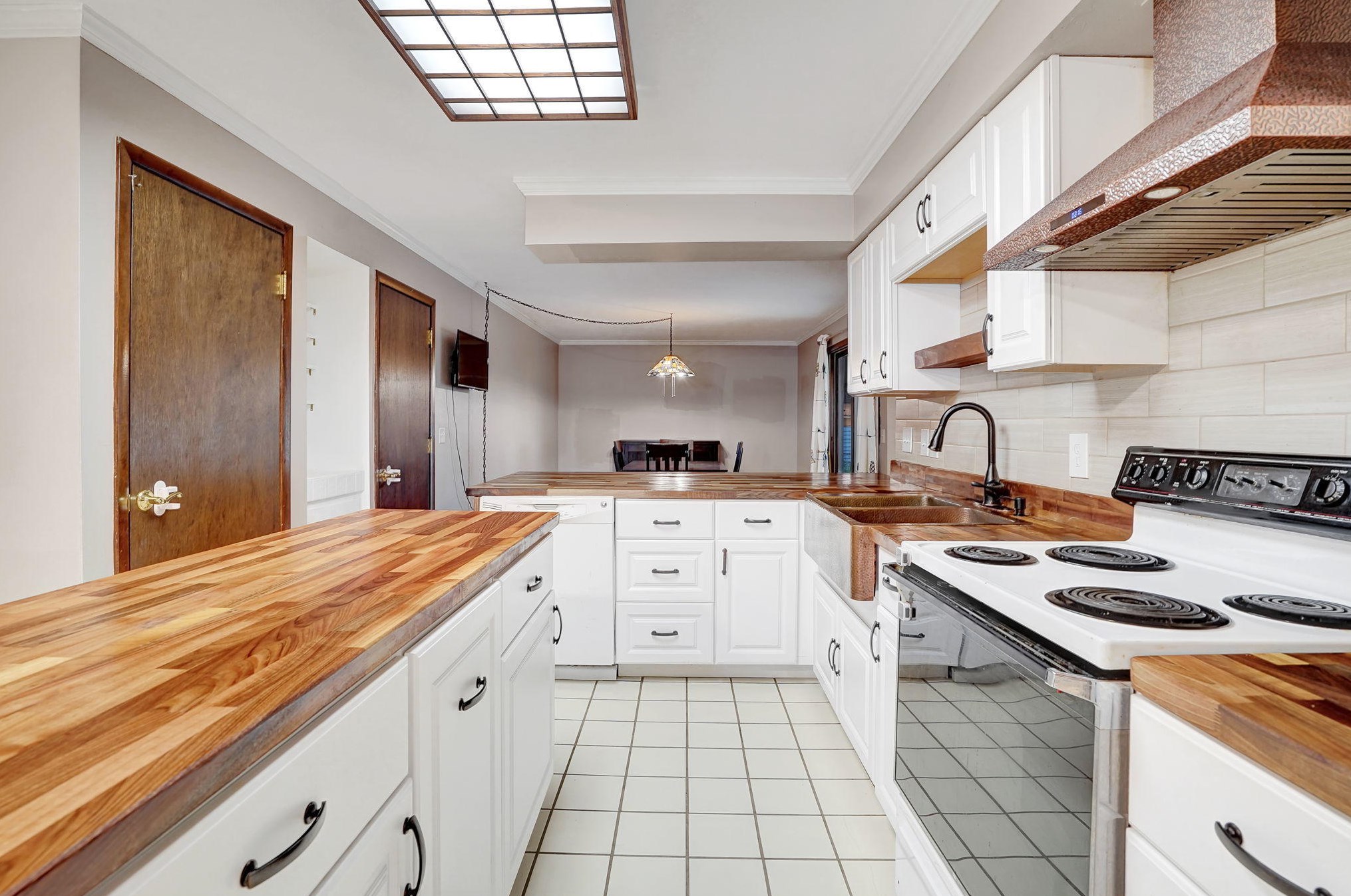 1747 Miller Rd, Lake Geneva, WI 53147