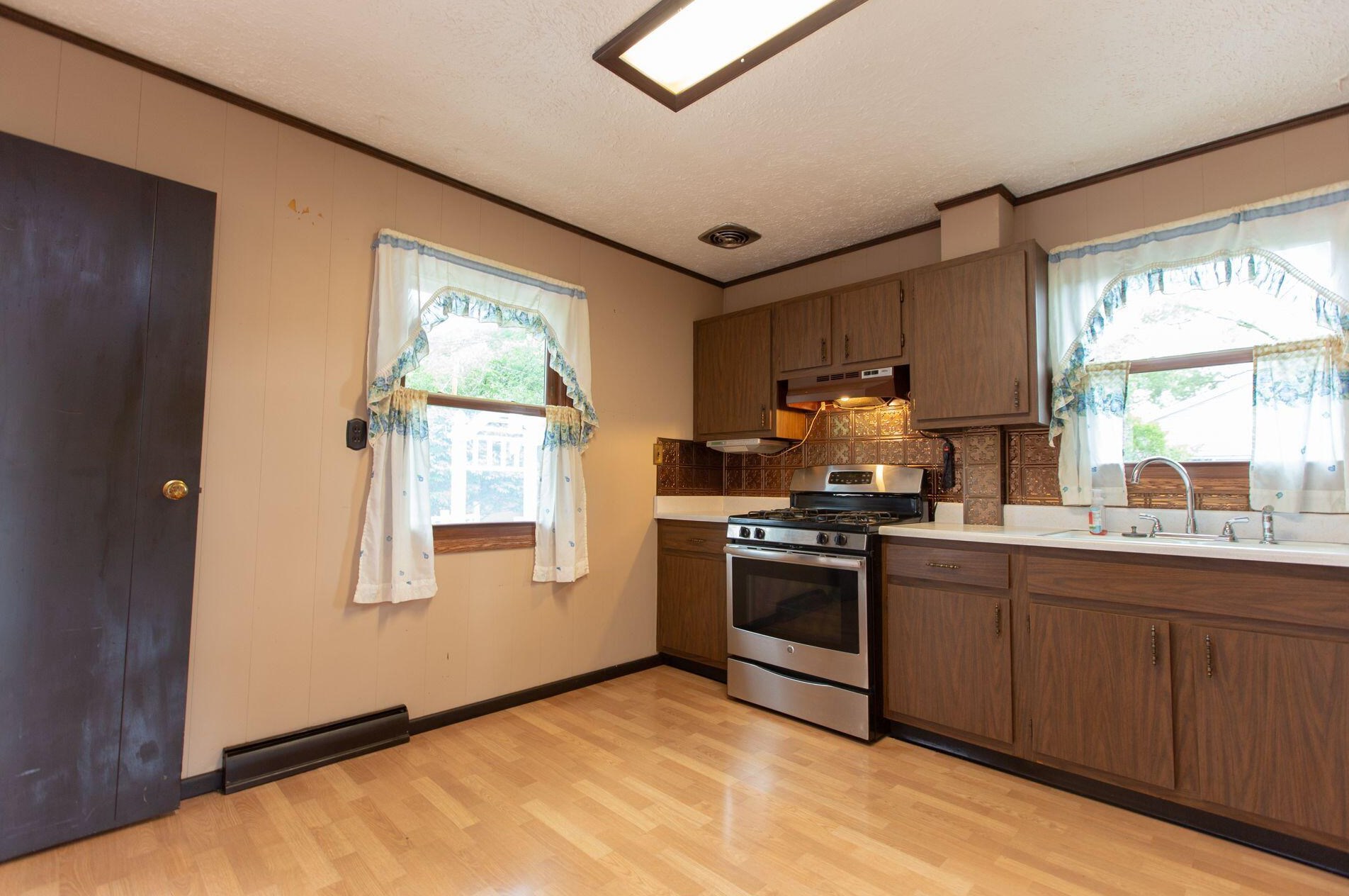 7354 36th St, Hales Corners WI  53132-9466 exterior