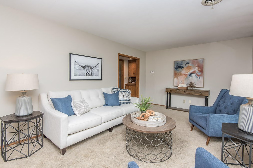1840 Lone Oak Cir E, Brookfield, WI 53045