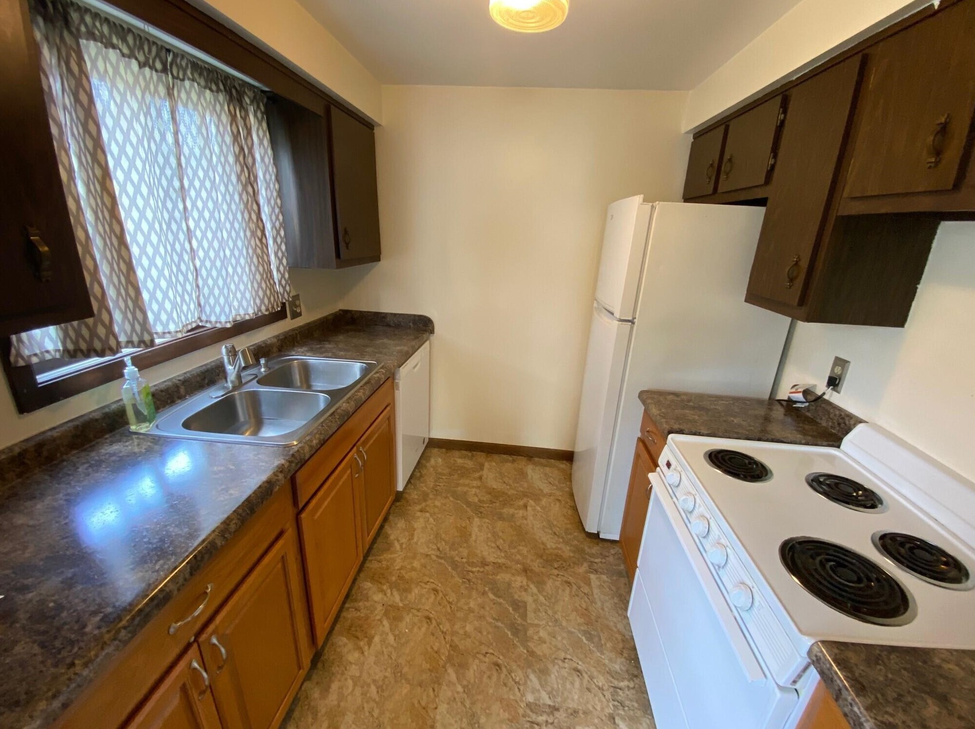 2221 N 36th St #2225, Sheboygan, WI 53083