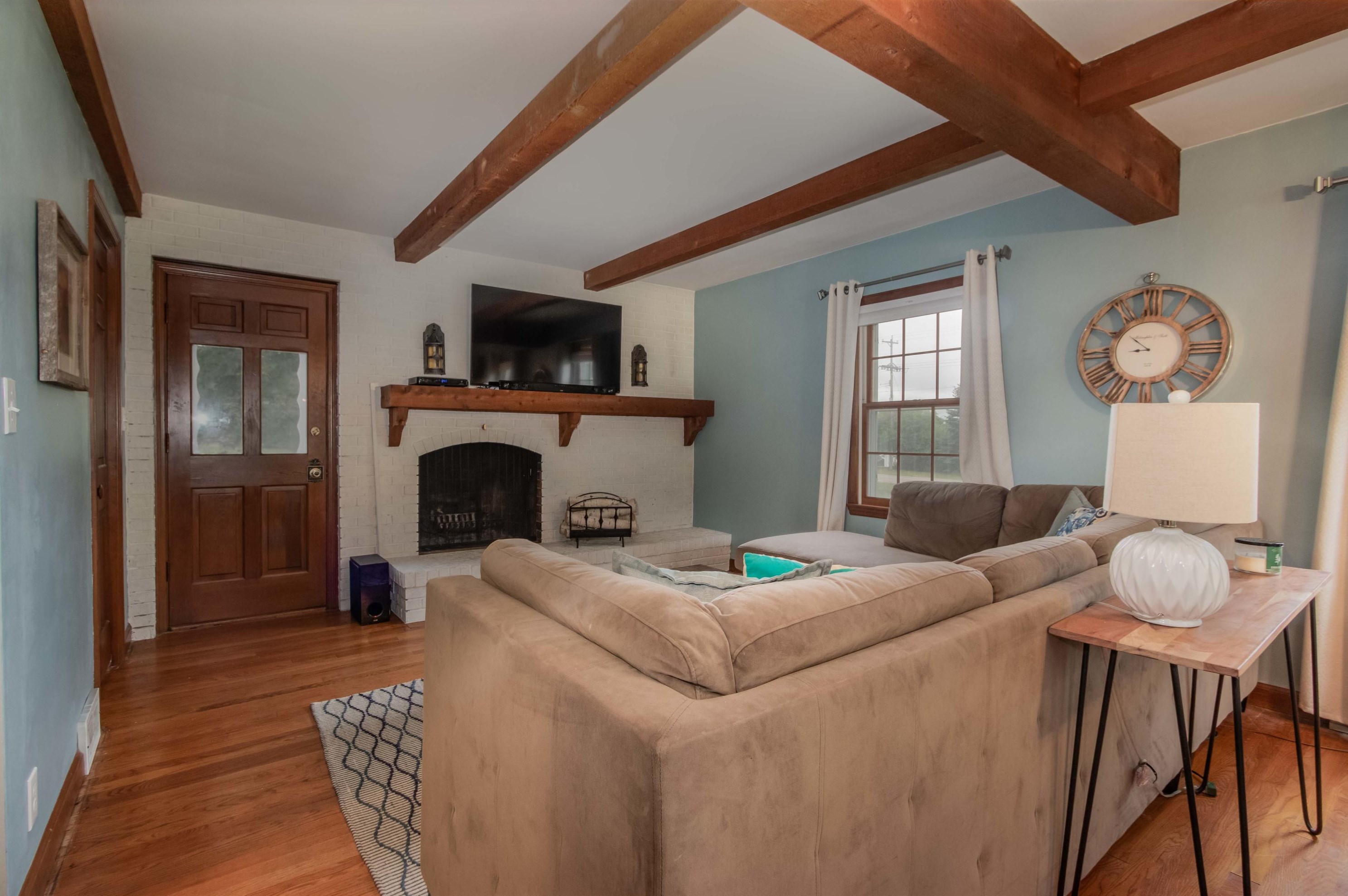 17165 Ridgeview Dr, Brookfield, WI 53005-1379