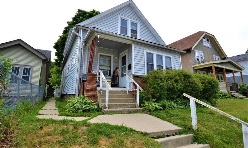 1209 Madison Ave, South Milwaukee, WI 53172-2549