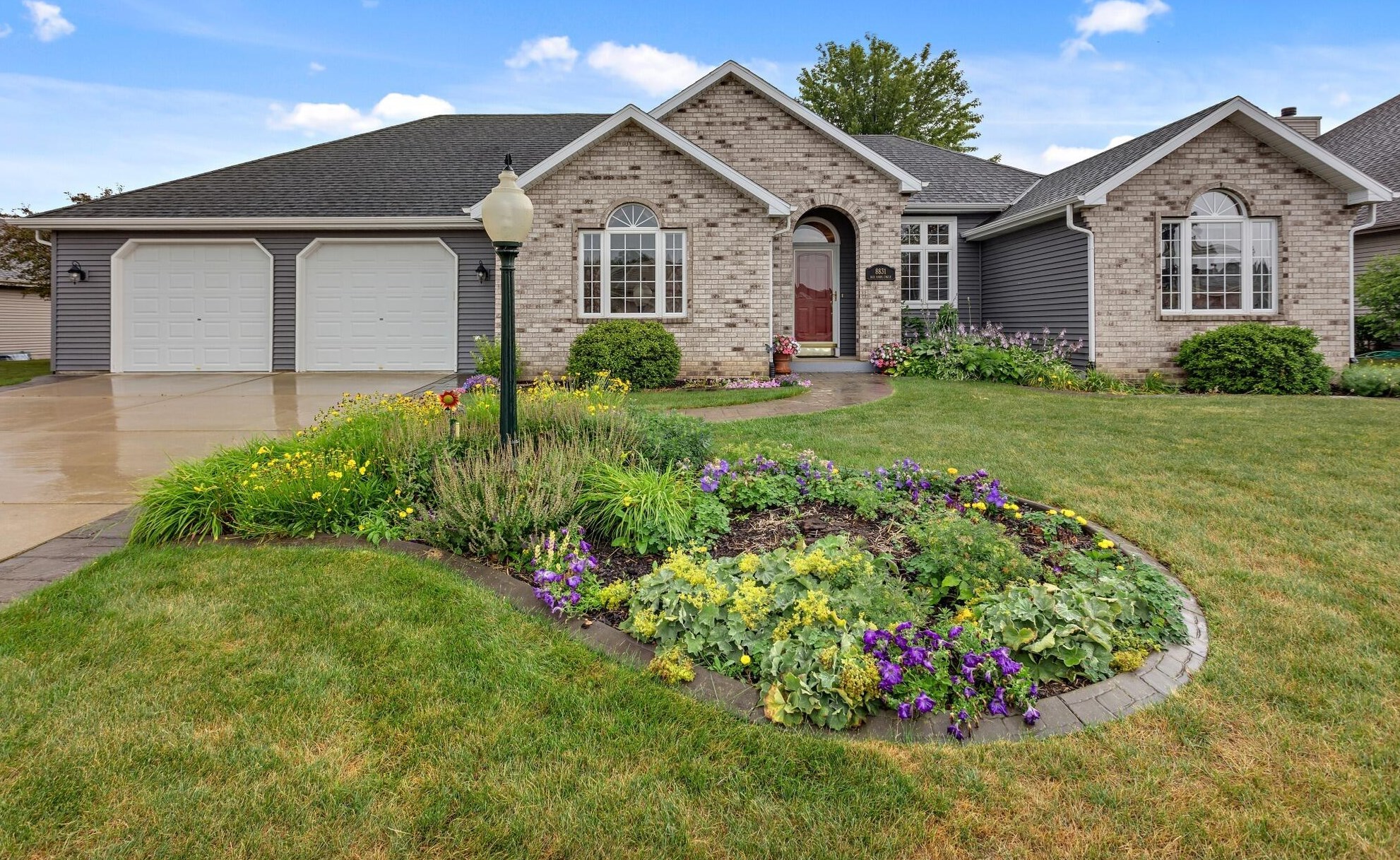 8831 Red Hawk Cir, Racine, WI 53406-3031
