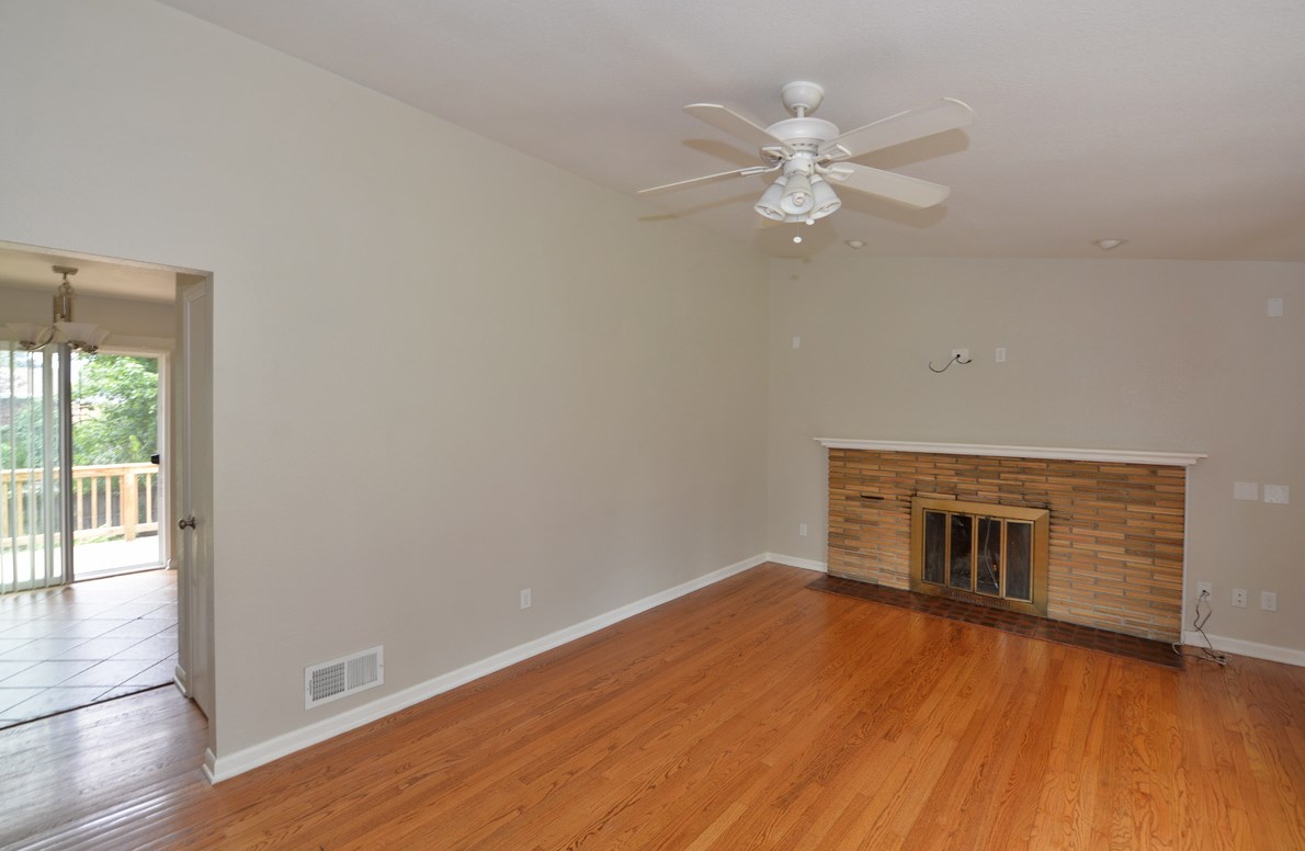 636 Roosevelt Ave, Racine, WI 53406-4153