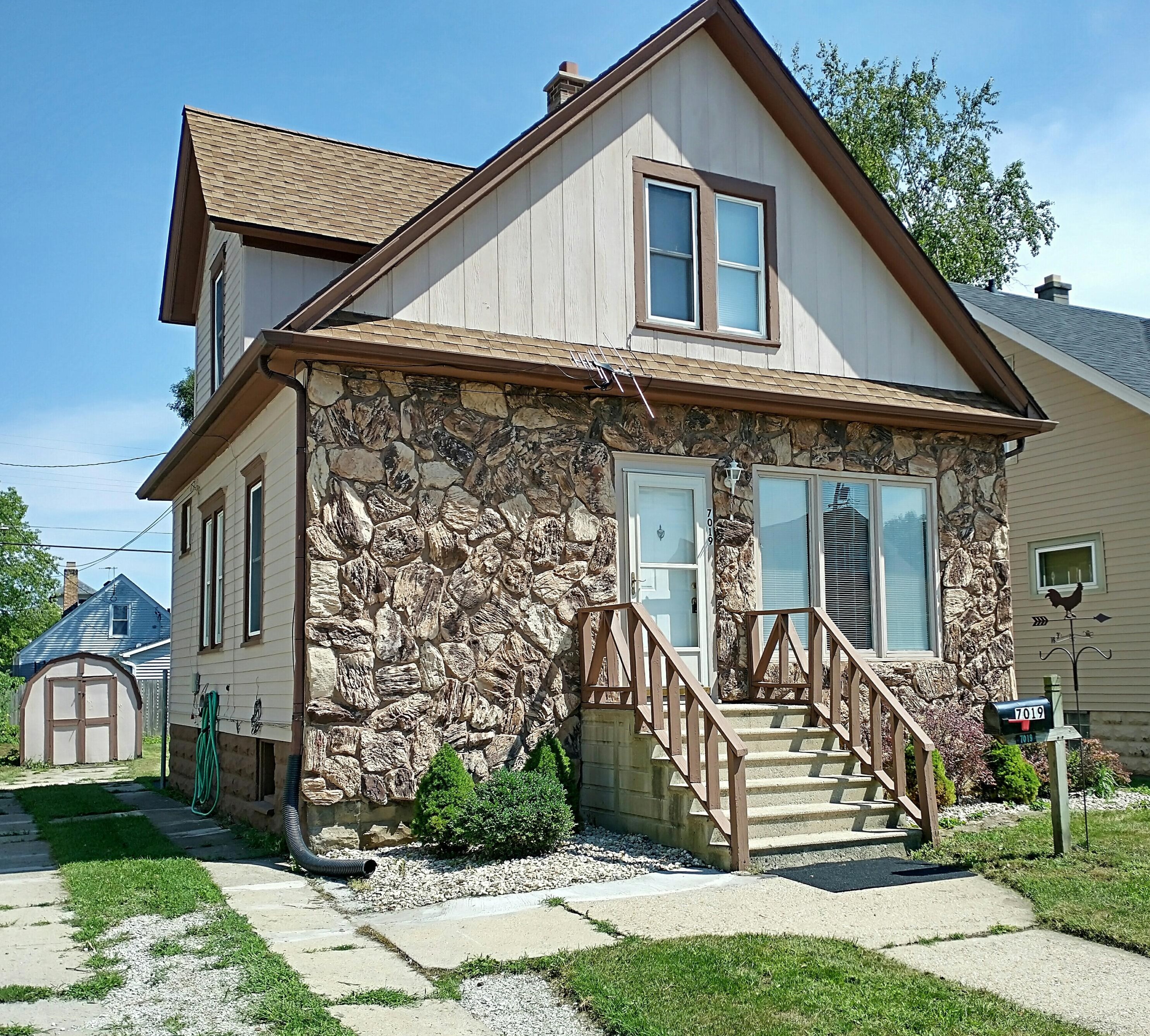 7019 32nd Ave, Kenosha, WI 53142