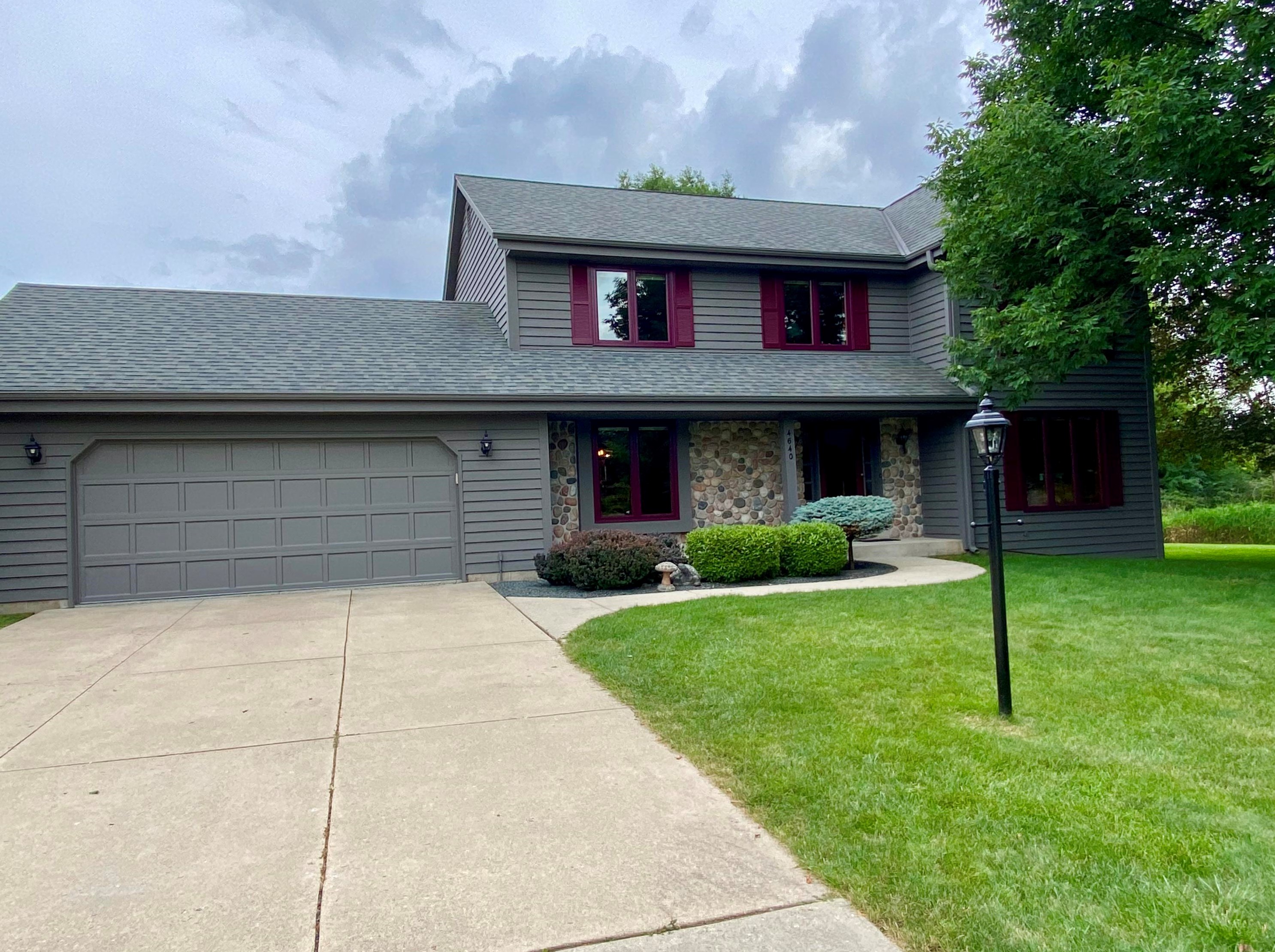 4640 Old Church Rd, Brookfield, WI 53045-1168