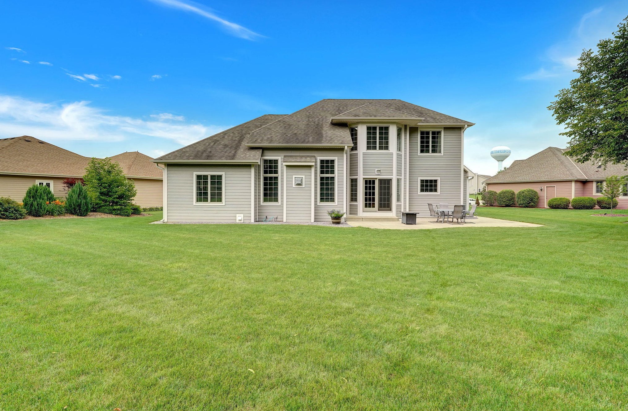 870 River Ridge Cir, Waterford, WI 53185