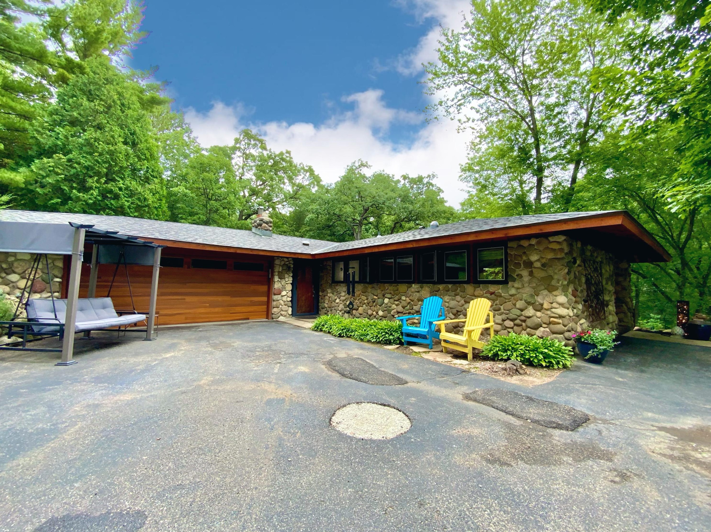 436 Thomas Rd, Wales, WI 53183
