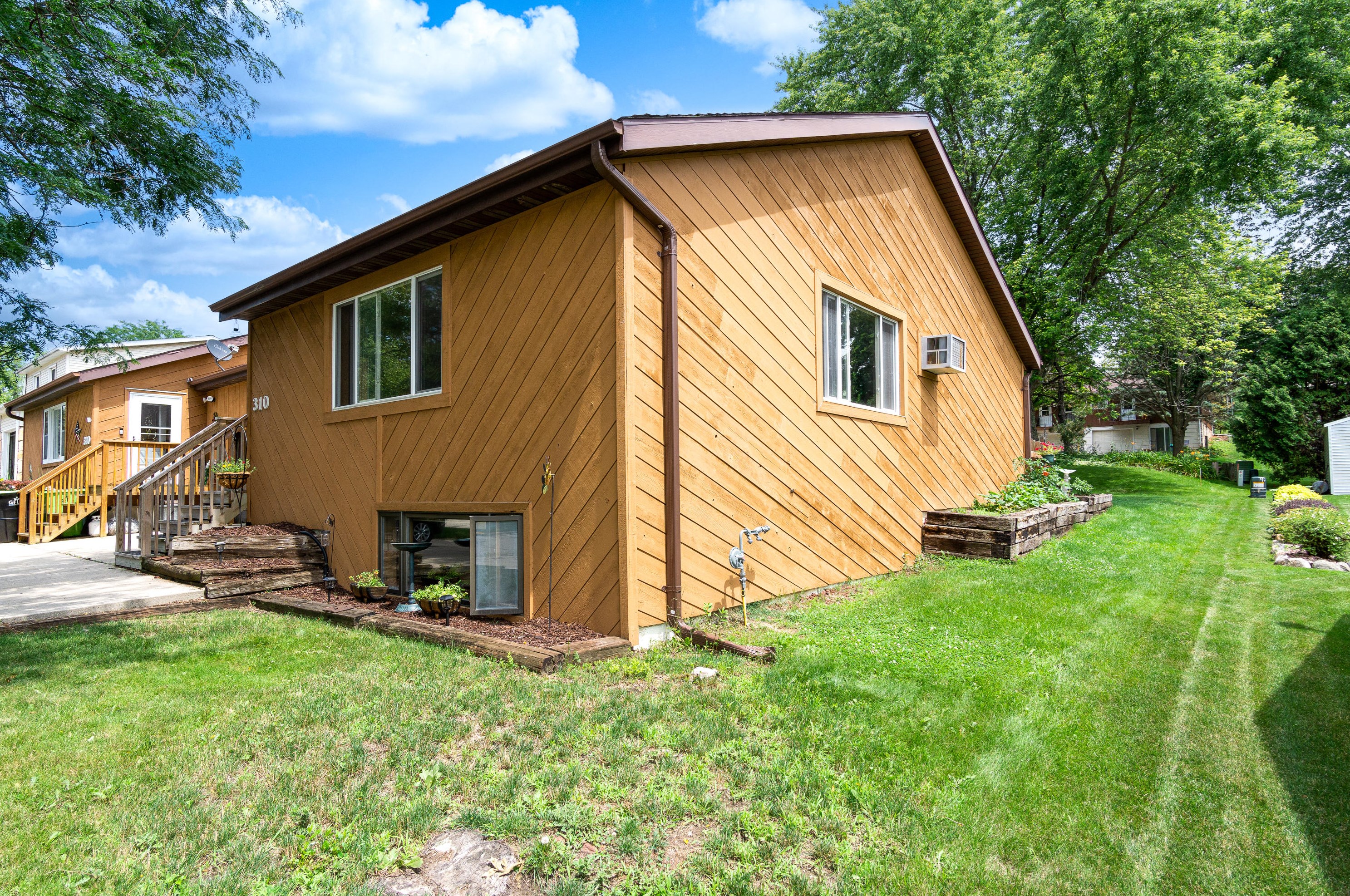310 Mary St, Mayville, WI 53050-1072