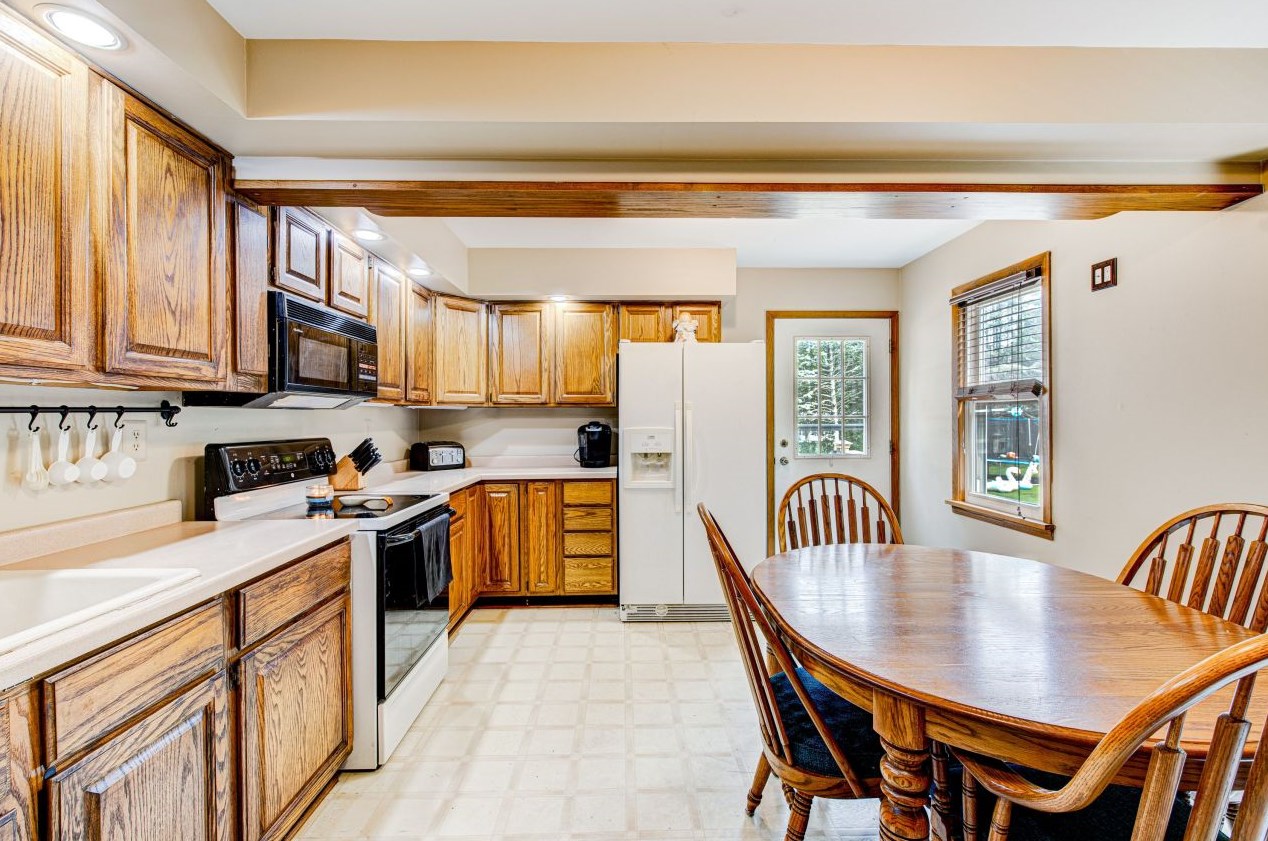 941 Wisconsin St, Delavan, WI 53115-1434