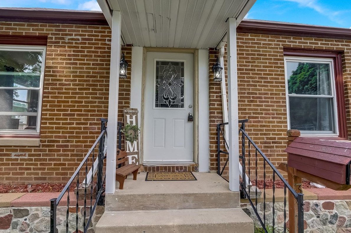 317 W Milwaukee St, Jefferson, WI 53549