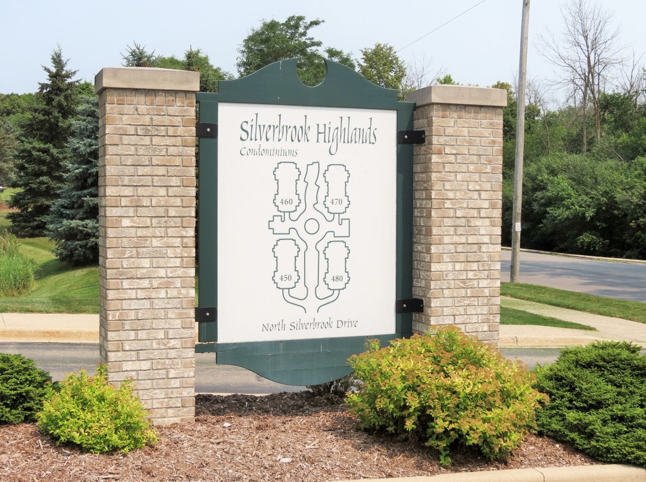 480 N Silverbrook Dr #204, West Bend, WI 53090