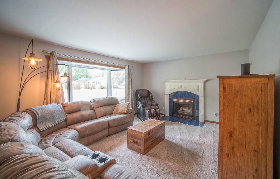 246 Green Valley Pl, West Bend, WI 53095