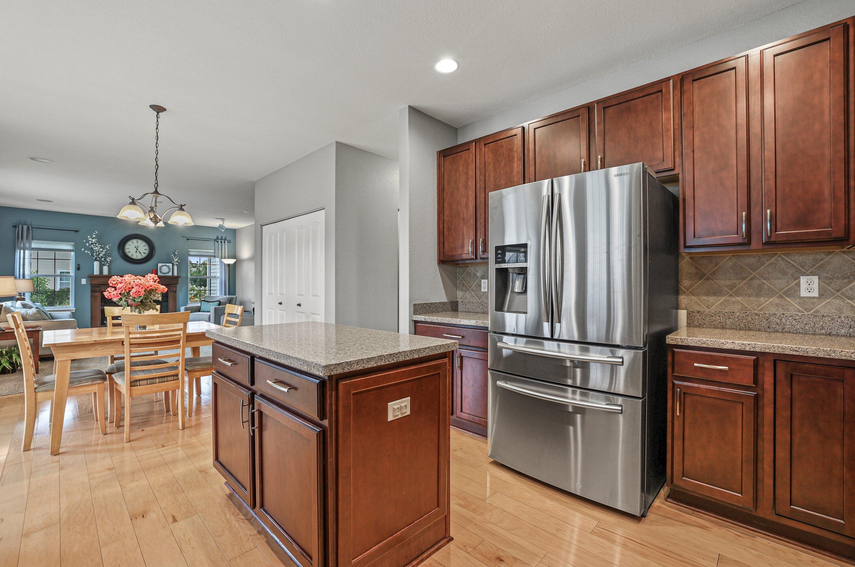 1967 Pawnee Dr, Grafton WI  53024-2830 exterior