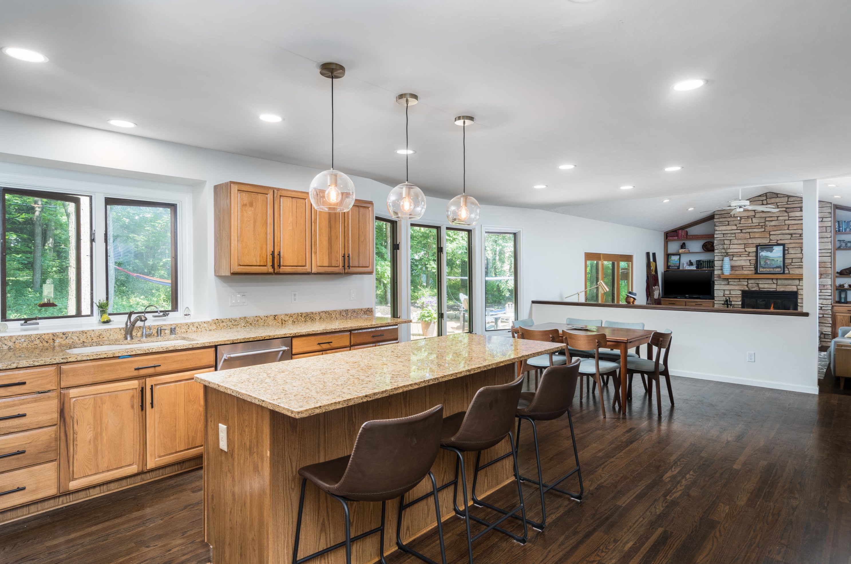 940 Satinwood Ct, Brookfield WI  53005-6852 exterior